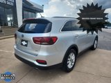 Used 2020 Kia Sorento LX w/ LX I4 Convenience Package image 3