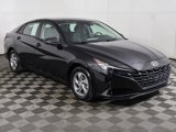 Used 2021 Hyundai Elantra SE image 2
