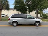 Used 2005 Chrysler Town & Country Touring w/ Leather Interior Group image 4