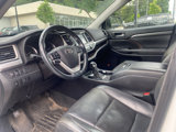 Used 2017 Toyota Highlander Limited image 2
