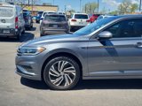 Used 2021 Volkswagen Jetta SEL Premium image 2