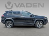 Used 2019 Jeep Cherokee Trailhawk image 2