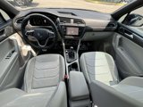 Used 2022 Volkswagen Tiguan SEL R-Line image 2