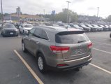 Used 2017 Kia Sorento LX image 5