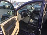 Used 2015 Chrysler Town & Country Touring image 3