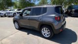Used 2018 Jeep Renegade Latitude image 4