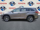 Used 2017 Toyota Highlander XLE image 4