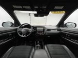 Used 2020 Mitsubishi Outlander SE image 2