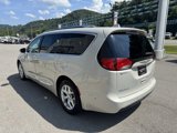 Used 2017 Chrysler Pacifica Touring-L Plus w/ Advanced Safetytec Group image 3