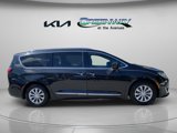 Used 2018 Chrysler Pacifica Touring-L image 5