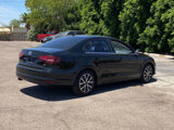 Used 2017 Volkswagen Jetta SE image 4