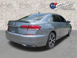 Certified 2022 Volkswagen Passat 2.0T SE image 4