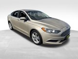 Used 2018 Ford Fusion SE w/ Fusion SE Technology Package image 3