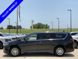 Used 2023 Chrysler Pacifica Touring-L image 3