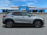 Used 2025 Chevrolet TrailBlazer LT image 3