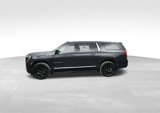 Used 2023 GMC Yukon XL SLT image 4