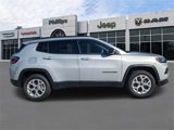 New 2025 Jeep Compass Latitude image 2