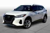 Used 2021 Nissan Kicks S image 2