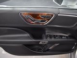 Used 2018 Lincoln Continental Select w/ Continental Climate Package image 3