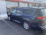 Used 2017 Chrysler Pacifica Platinum image 5