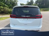 Used 2023 Chrysler Pacifica Touring-L image 4