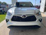 Used 2022 Toyota Highlander XLE image 3