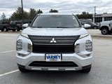 Used 2023 Mitsubishi Outlander SE image 2