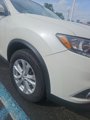 Used 2015 Nissan Rogue SV image 2