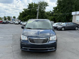 Used 2014 Chrysler Town & Country Touring image 3