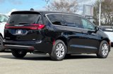 New 2025 Chrysler Pacifica Select image 5