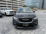 Used 2022 Chrysler Pacifica Touring-L image 2