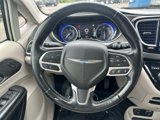 Used 2021 Chrysler Pacifica Touring-L image 3