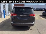 Used 2022 Chrysler Voyager LX image 5