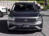 Used 2022 Volkswagen Tiguan SE w/ Panoramic Sunroof Package image 2