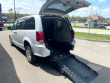 Used 2019 Dodge Grand Caravan SE image 4