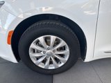 Used 2019 Chrysler Pacifica Touring-L image 6
