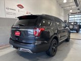 Used 2017 Ford Explorer XLT image 3