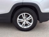 Used 2022 GMC Terrain SLE w/ Driver Convenience Package image 4