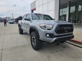 Used 2021 Toyota Tacoma TRD Off-Road image 2