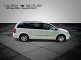 Used 2016 Chrysler Town & Country Touring image 2