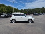 Used 2023 Kia Soul LX w/ LX Technology Package image 4