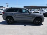 Used 2022 Jeep Grand Cherokee Laredo X image 3