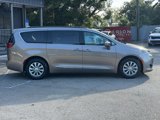Used 2017 Chrysler Pacifica Touring-L image 4