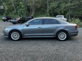 Used 2017 Volkswagen Passat 1.8T SE image 2