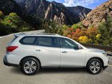 Used 2018 Nissan Pathfinder SV image 2
