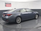 Used 2019 Toyota Avalon Limited image 4