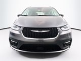 Used 2022 Chrysler Pacifica Touring-L image 2