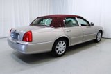 Used 2003 Lincoln Town Car Executive image 6