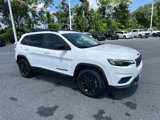 Used 2023 Jeep Cherokee Altitude Lux image 2