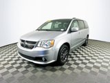 Used 2017 Dodge Grand Caravan SXT image 4